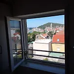 Lighthouse Apartman *