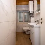 Lighthouse Apartman *