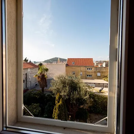 Daire Lighthouse Split