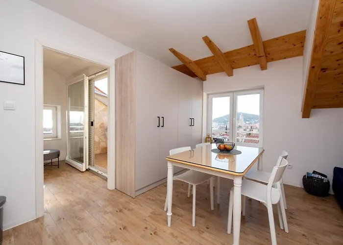 Lighthouse * Сплит