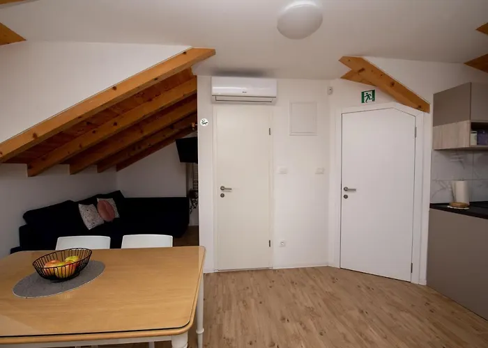 Lighthouse * Сплит