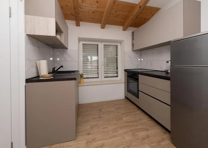 Lighthouse Апартаменты *